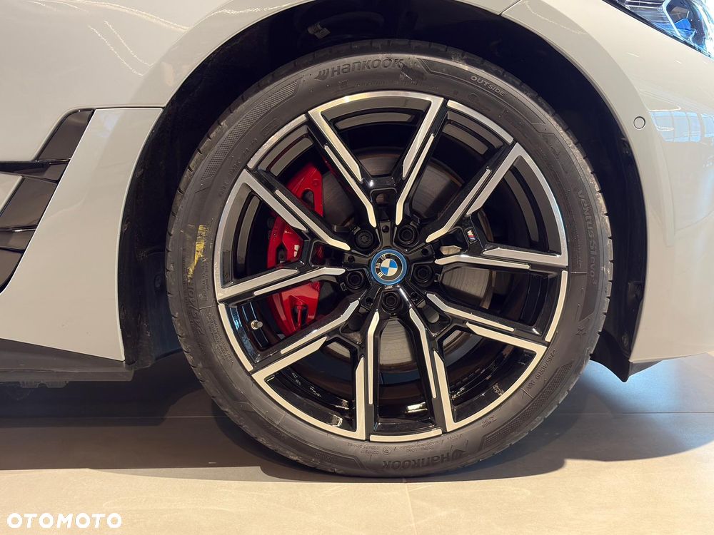 BMW i4 80.7kWh eDrive 35 M Sport - 8