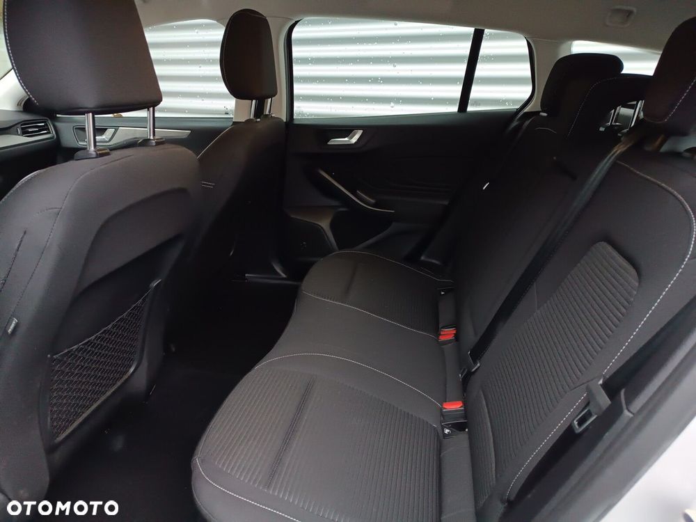 Ford Focus 1.0 EcoBoost Titanium - 30