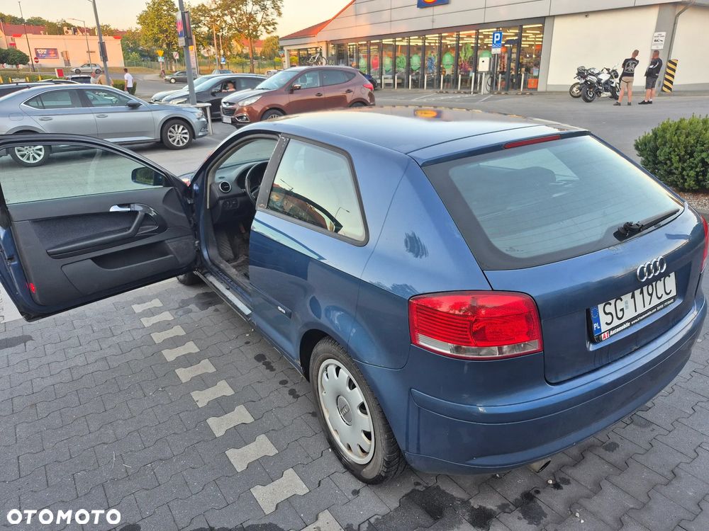 Audi A3 3-drzwiowe 1.6 FSI Ambiente - 17