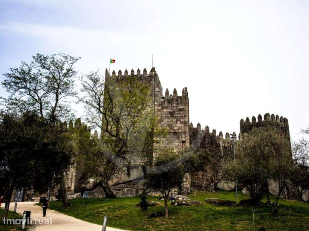 Excelente T3 no centro da cidade de Guimarães - Garagem e arrumos - Grande imagem: 3/19