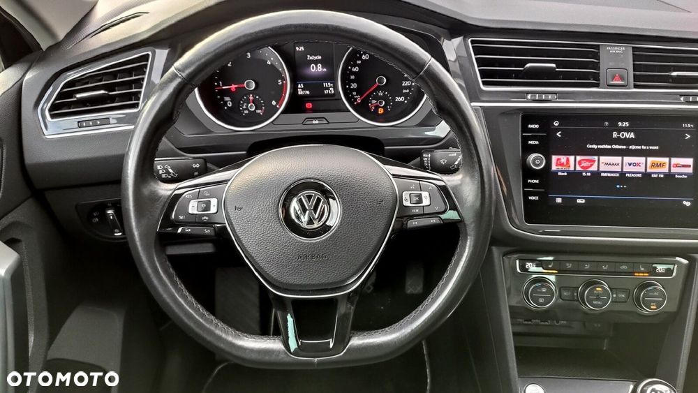 Volkswagen Tiguan - 12