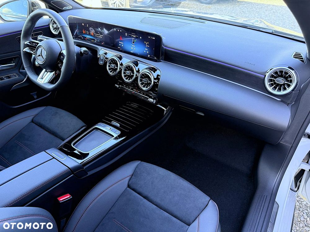 Mercedes-Benz Klasa A 35 AMG 4-Matic 8G-DCT - 19