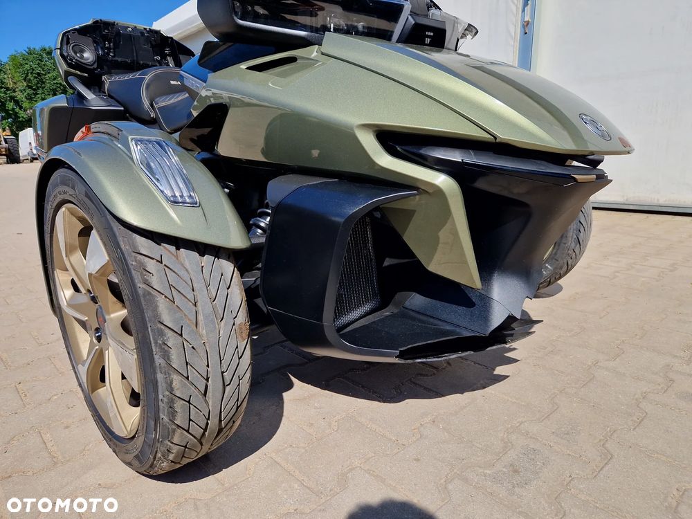 Can-Am Spyder - 35