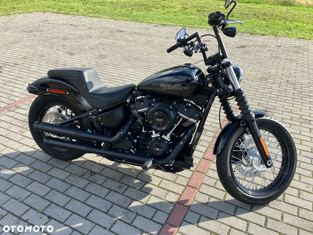 Harley-Davidson Softail Street Bob - 4