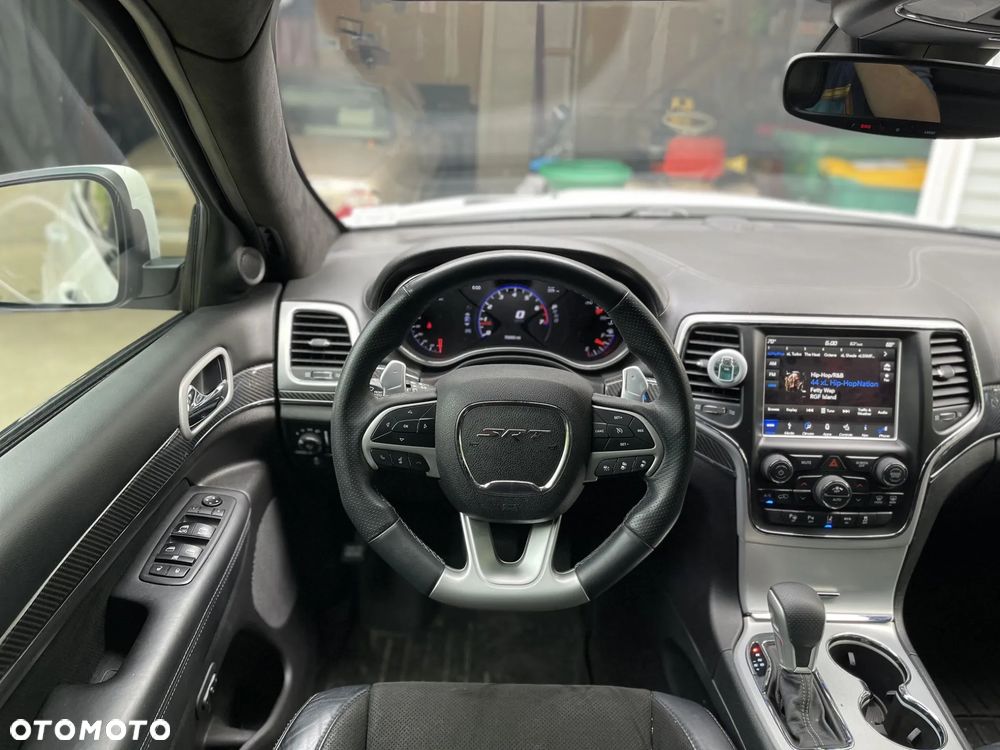 Jeep Grand Cherokee - 11