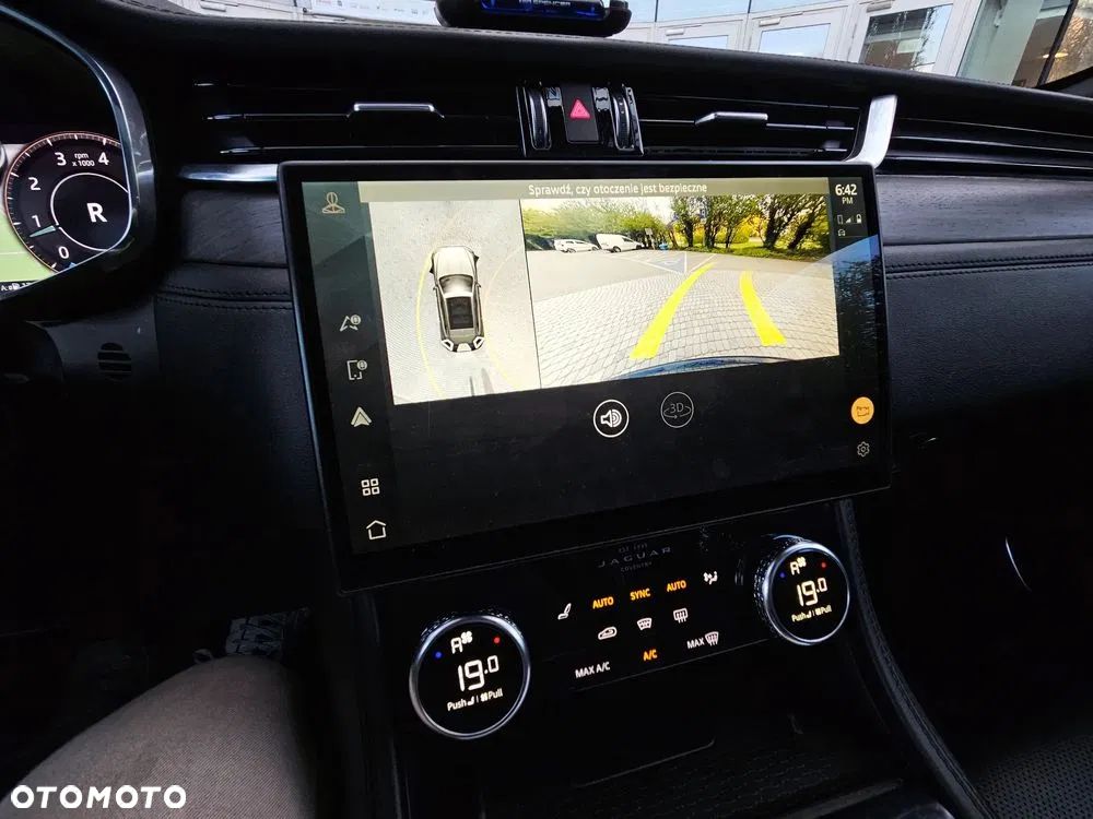 Jaguar F-Pace P250 AWD S - 15