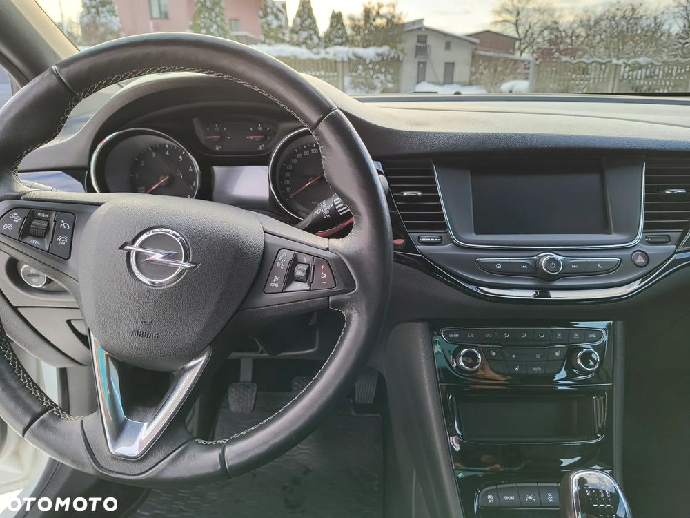 Opel Astra 1.6 T Enjoy S&S - 13