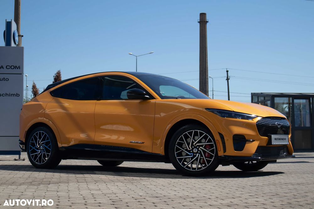 Ford Mustang Mach-E - 10