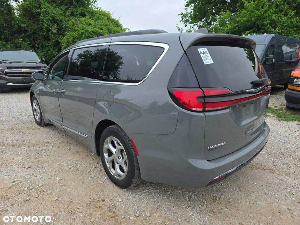 Chrysler Pacifica - 4