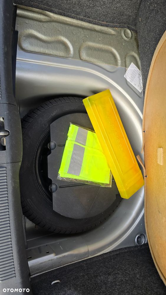 Skoda Fabia 1.4 16V Active - 19