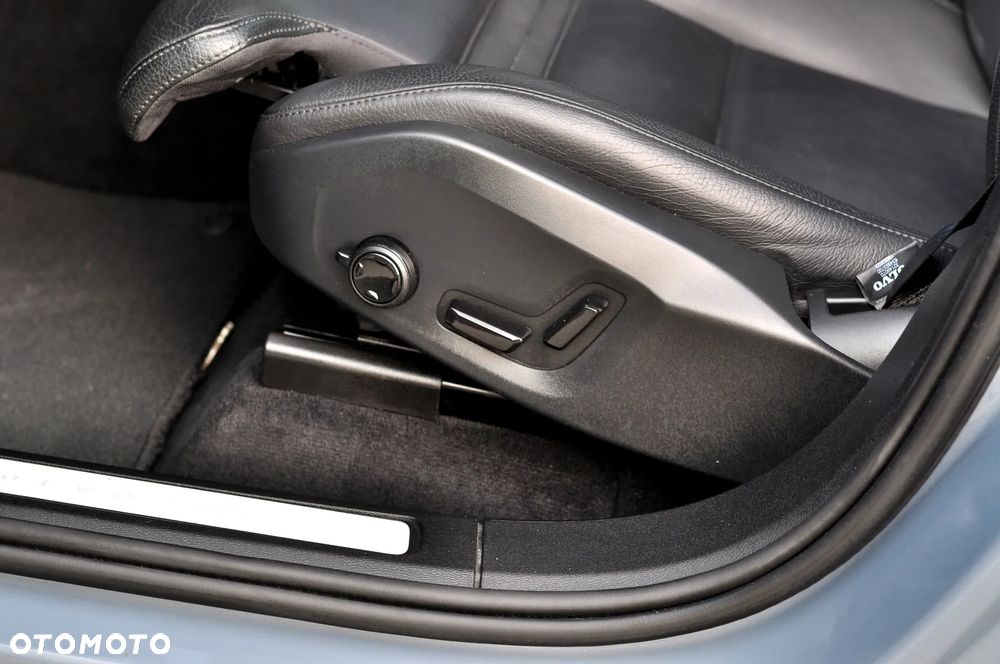 Volvo XC 60 B4 D Geartronic RDesign - 19