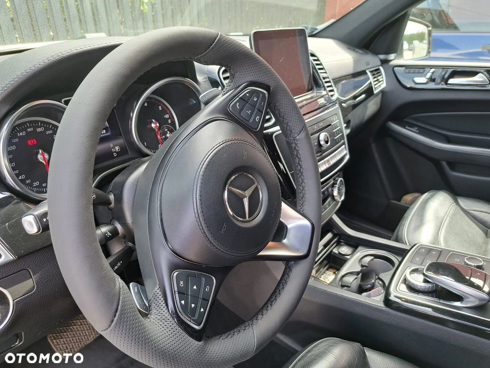 Mercedes-Benz GLS - 10