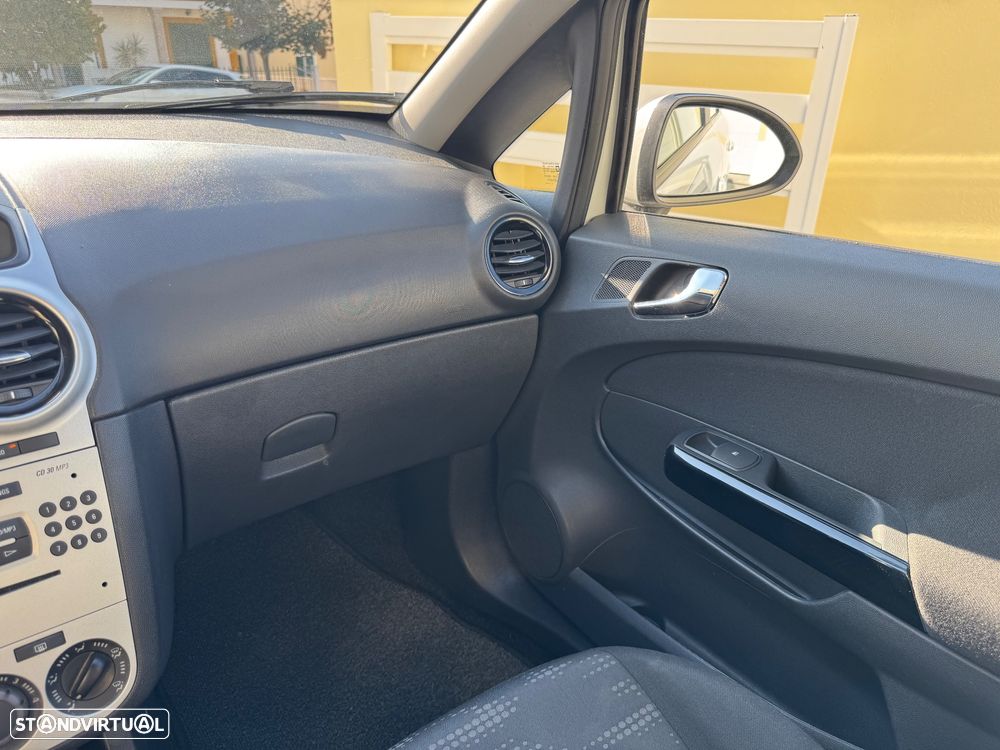 Opel Corsa 1.2 Cosmo - 11