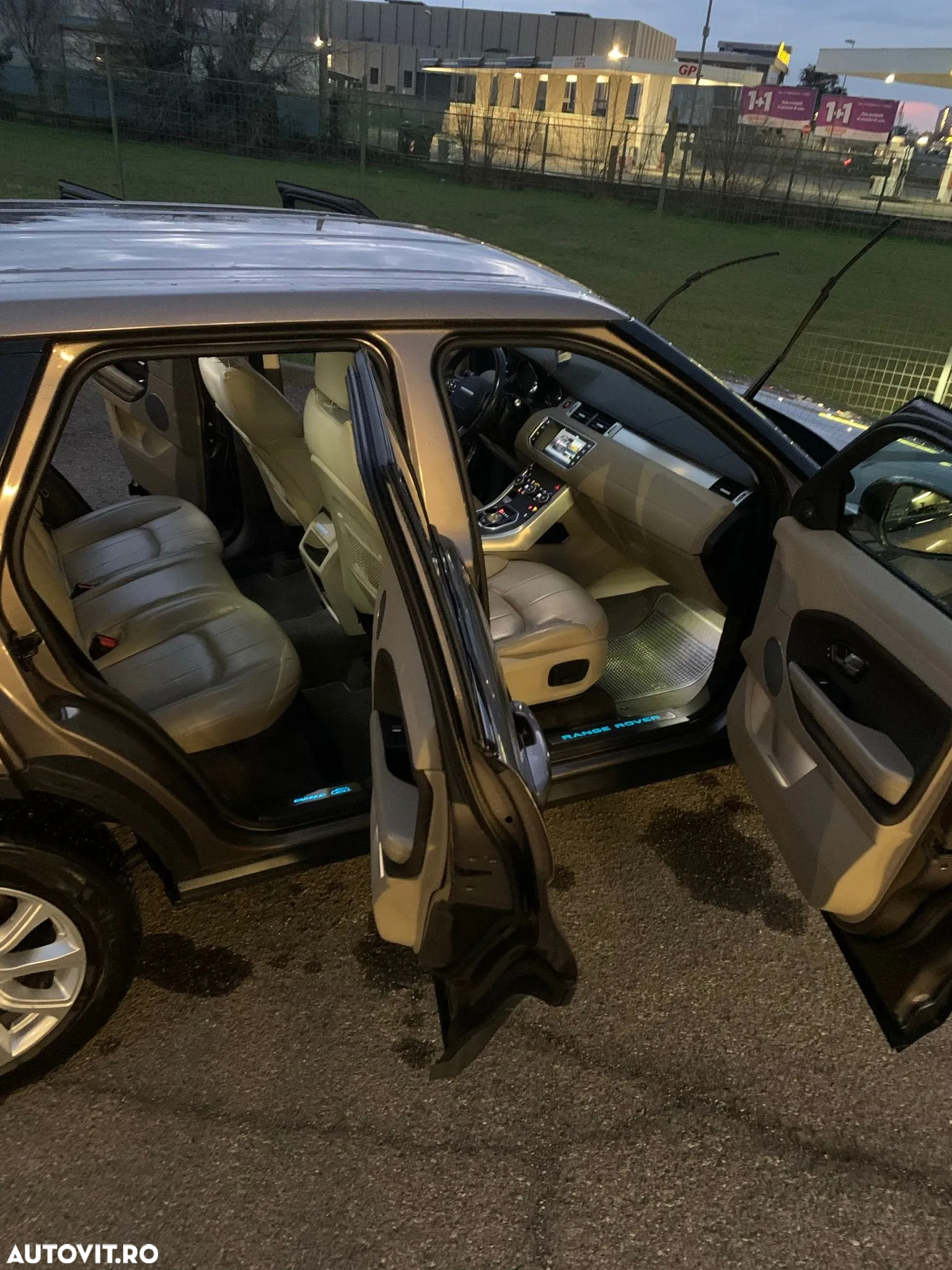 Land Rover Range Rover Evoque - 17