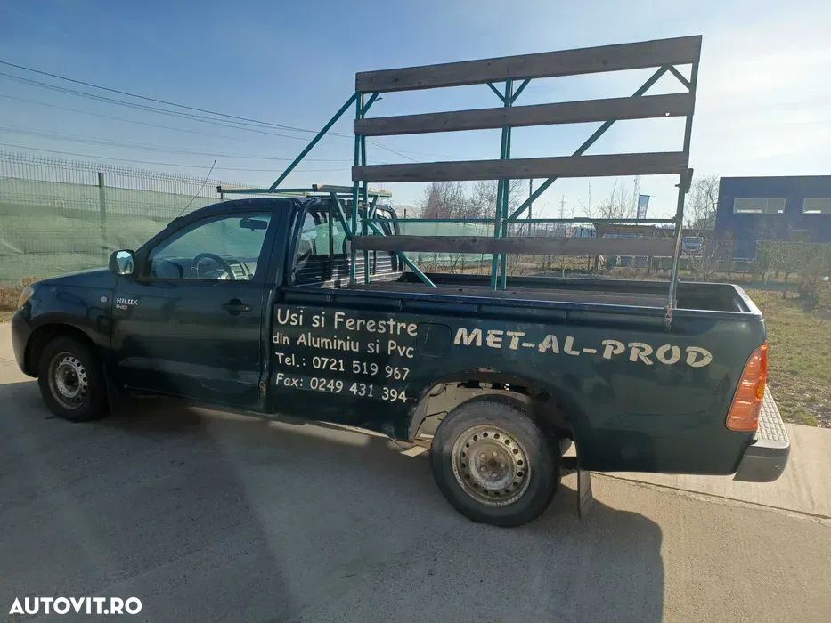 Toyota Hilux - 1