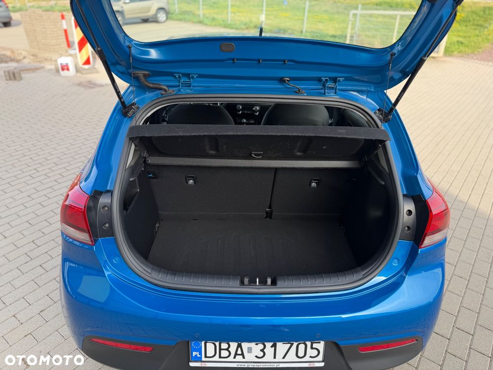 Kia Rio 1.2 L - 6