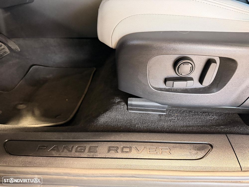 Land Rover Range Rover Evoque 1.5 P300e AWD S Auto - 10