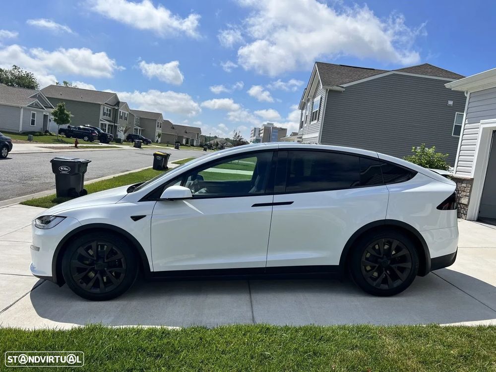 Tesla Model X Plaid AWD - 11