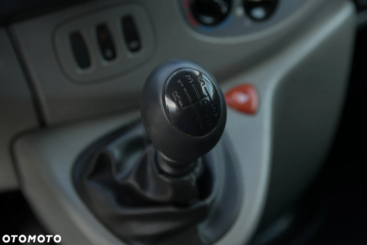 Opel Vivaro L2H1 2.9t - 29