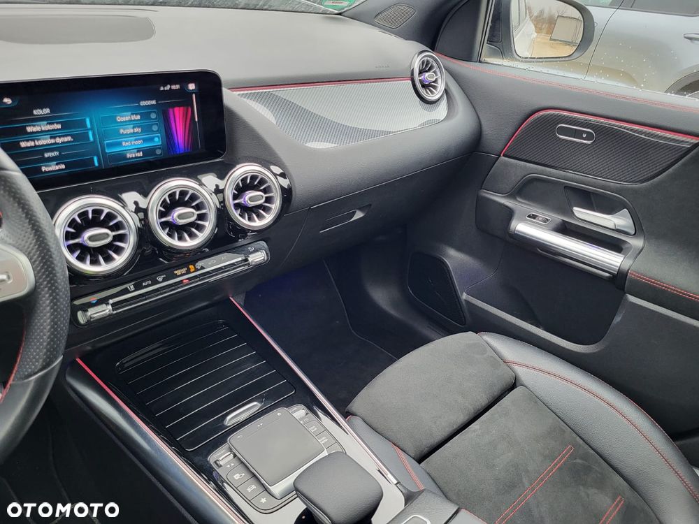 Mercedes-Benz GLA 220 d 4Matic 8G-DCT AMG Line - 27