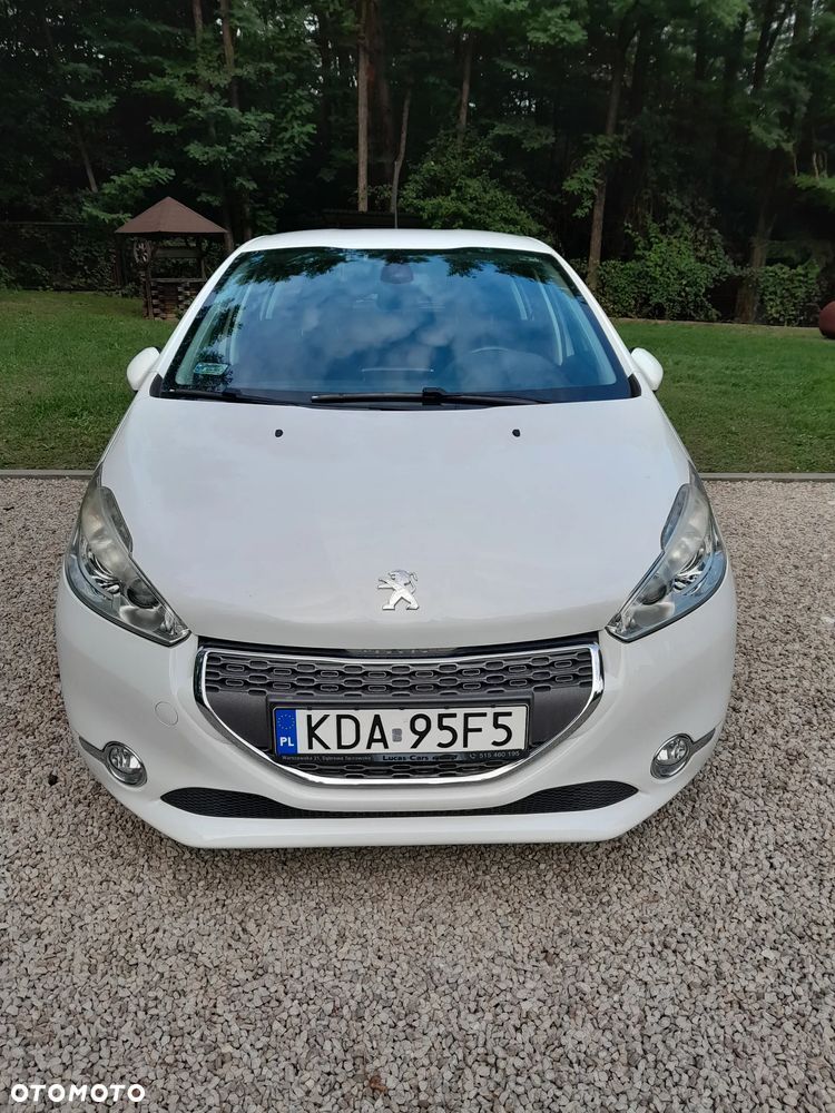 Peugeot 208 - 1