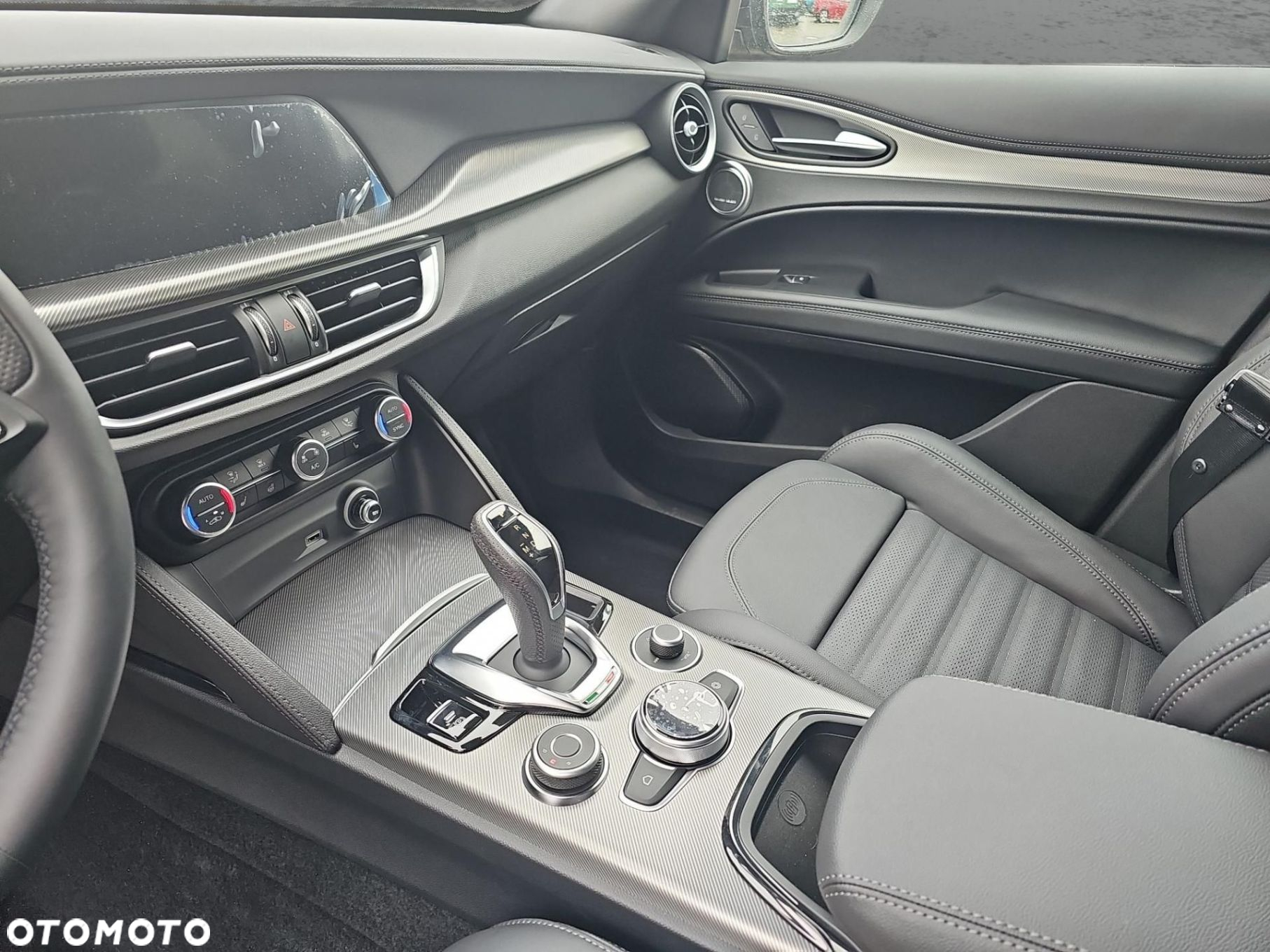 Alfa Romeo Stelvio - 12