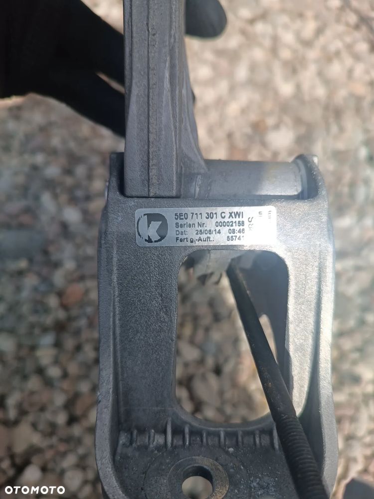 SKODA OCTAVIA III DŹWIGNIA HAMULCA RĘCZNEGO RĘCZNY 5E0711301C - 2