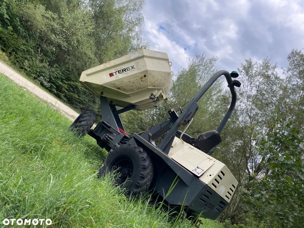 Terex DS030S Benford 3 tony OBROTOWE. Wozidło Budowlane-Rolnicze. Wózek z Obrotową Kolebą. 3 tony ładowność. 4x4. Mocny Silnik 4 cylindry Kubota 50km. 2600 mtg. Jazda 3 prędkości. Maszyna jak Nowa z Norweskiego Gospodarstwa! Ani deka luzów i wycieków! Pełny Oryginał. Hamulce brzytwa. Serwisy w DEKRA. Maszyna Woziła lekkie ładunki. Praktycznie zerowe zużycie. Wielka Okazja. Wszystko w pełnym Oryginale. Opony Oryginał w bardzo dobrym stanie! Potężna moc! - 29