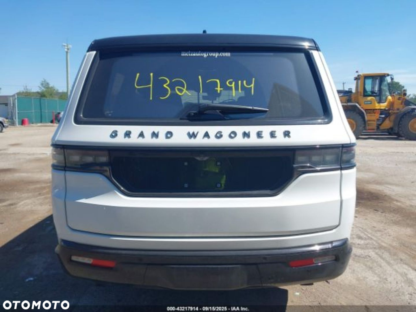 Jeep Grand Wagoneer - 5