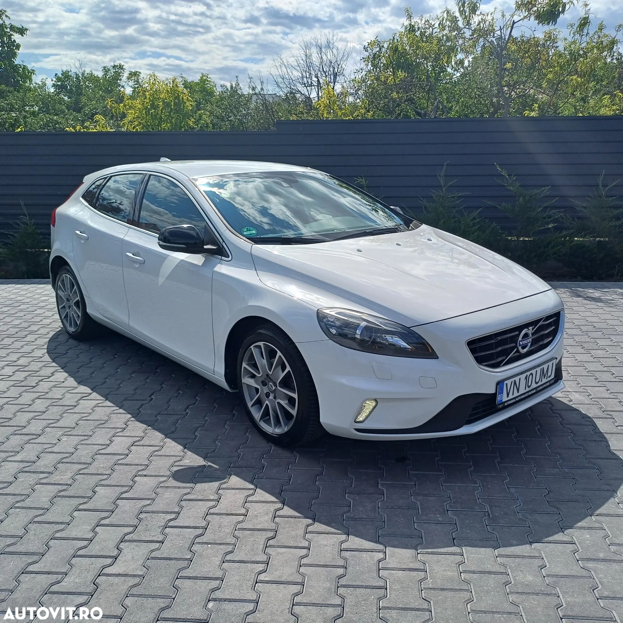 Volvo V40 D2 RDesign - 1