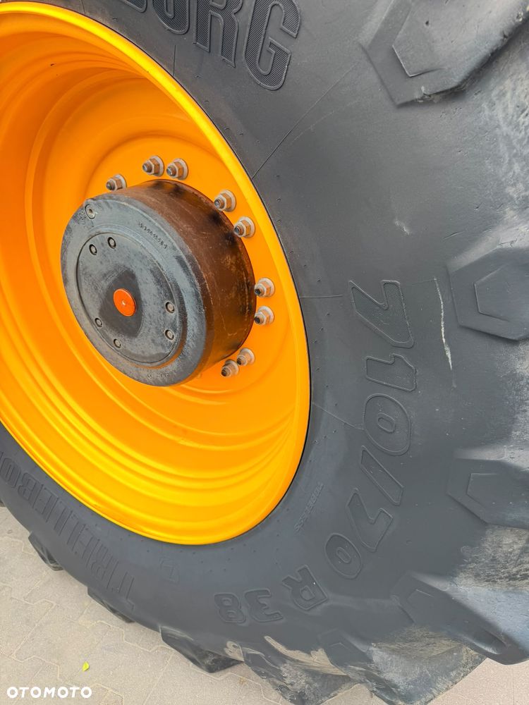 JCB Fastrac 8330 - 37