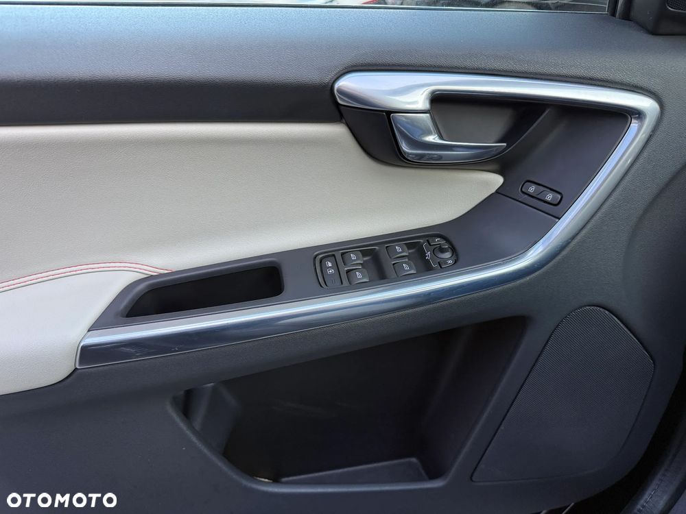 Volvo XC 60 D4 Drive-E Ocean Race - 14