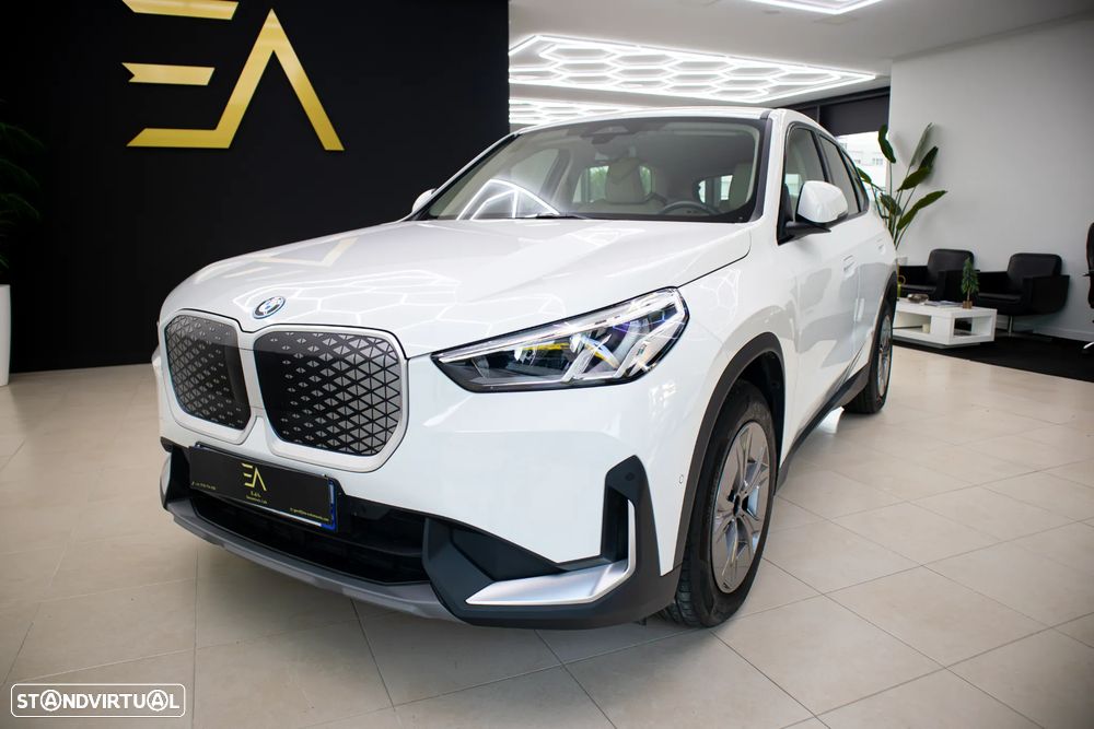 BMW iX1 eDrive20 - 1