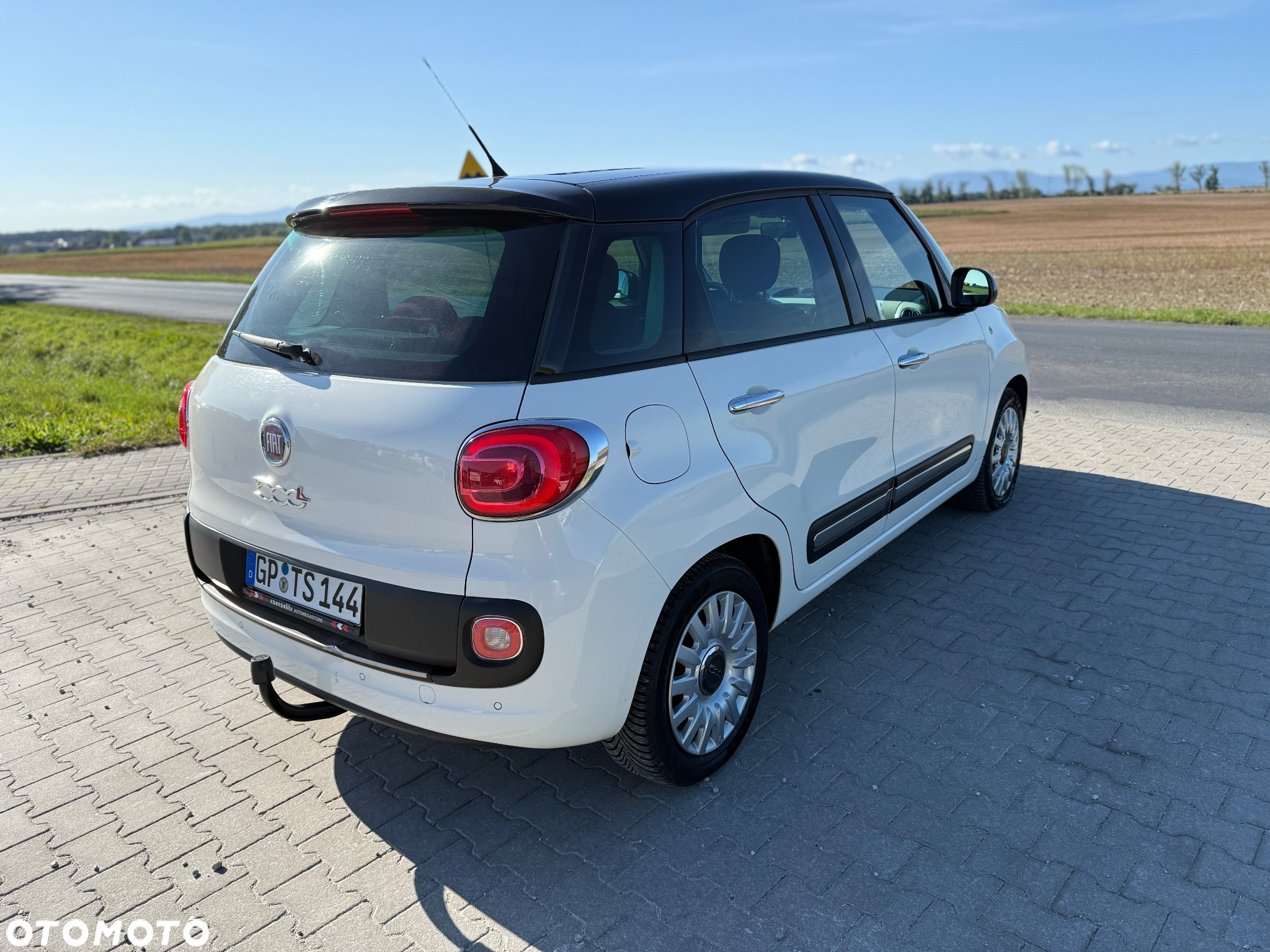 Fiat 500L 1.4 16V (RED) - 11