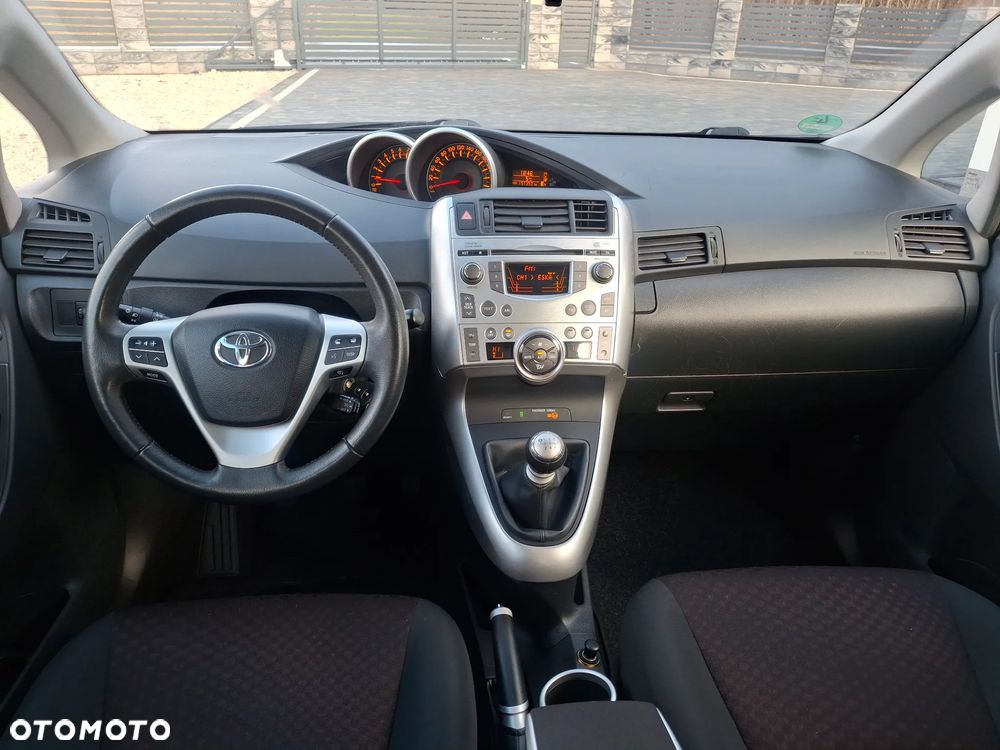 Toyota Verso 1.8 Edition - 8