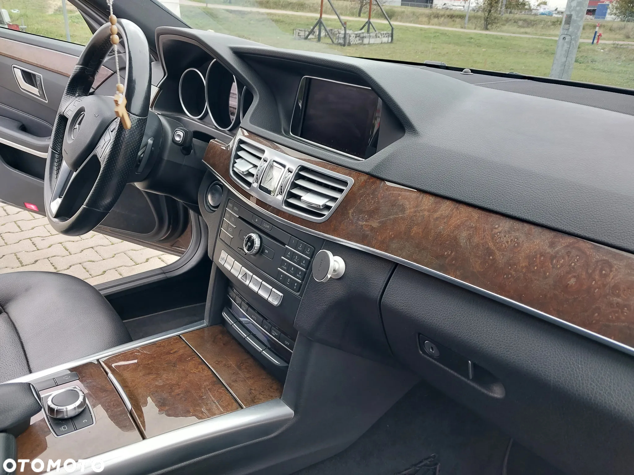 Mercedes-Benz Klasa E 250 Avantgarde - 19