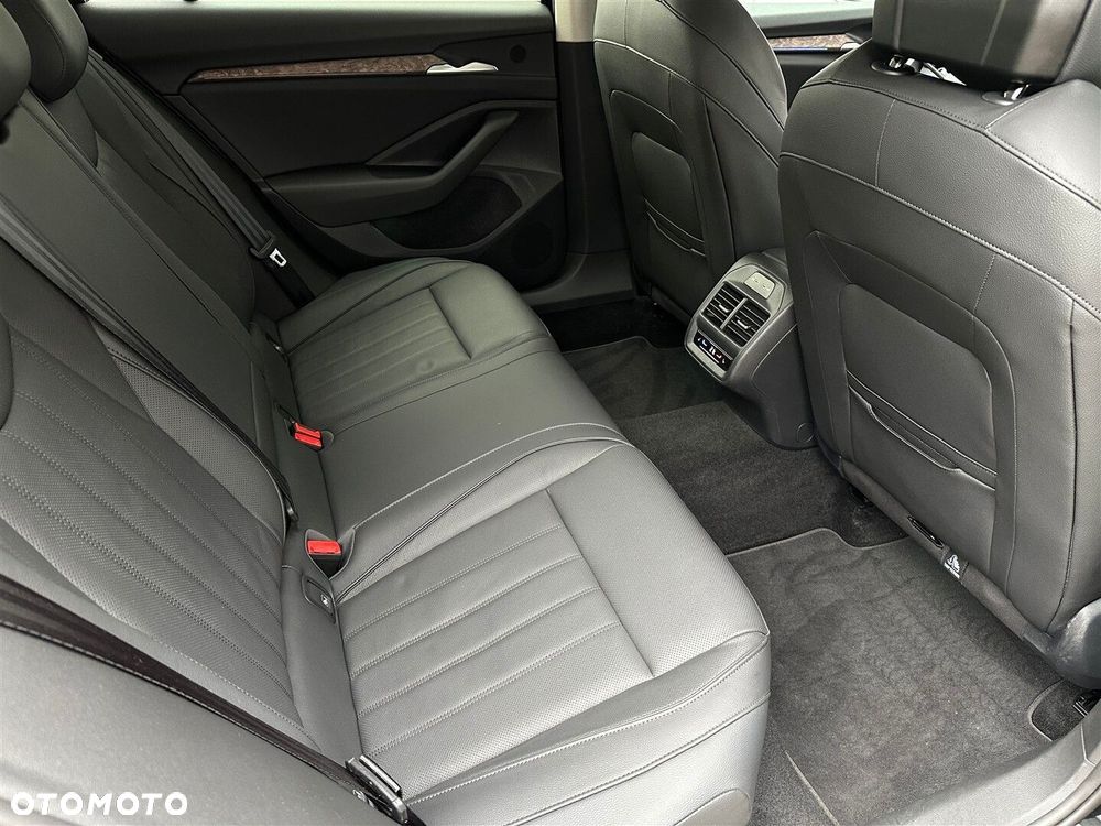 Skoda Superb 1.5 TSI L&K DSG - 8