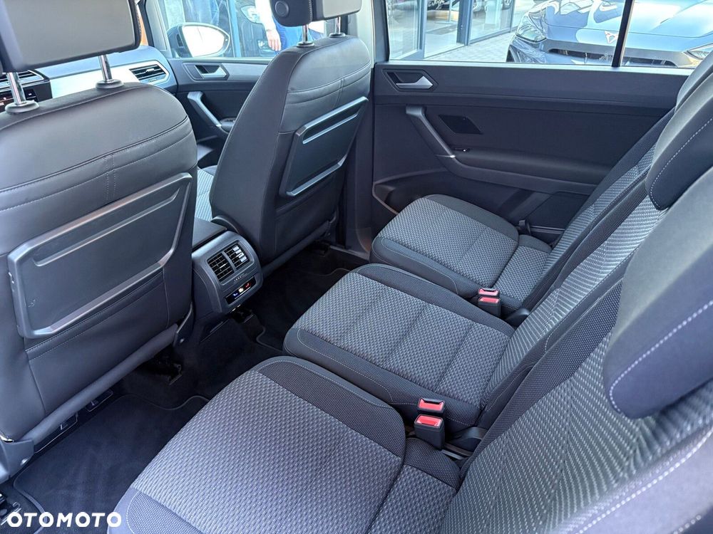 Volkswagen Touran - 14