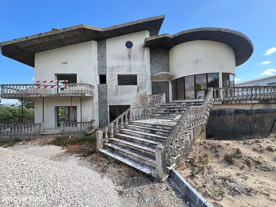 Moradia T6 para venda - Grande imagem: 2/15