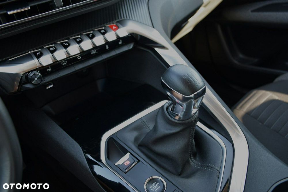 Peugeot 3008 1.2 PureTech Active Pack S&S - 22