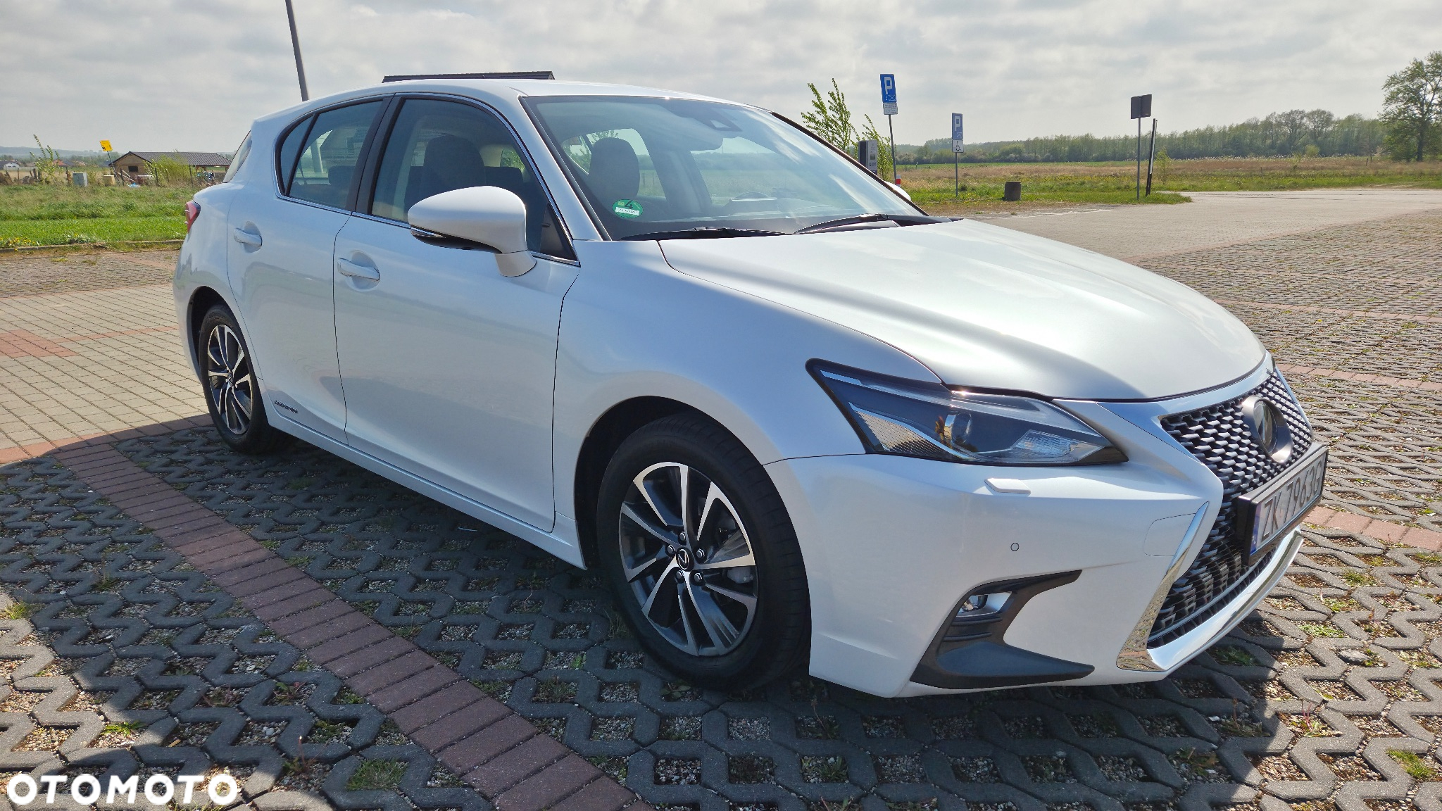 Lexus CT 200h Business Edition - 4
