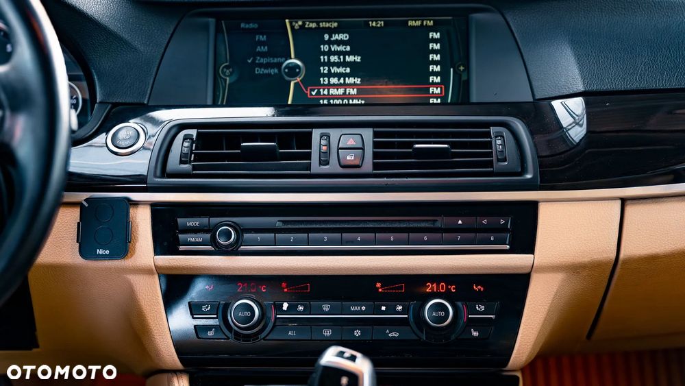 BMW Seria 5 528i - 24