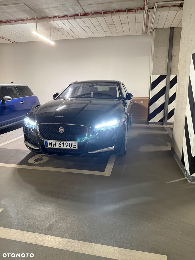 Jaguar XF 35t Prestige - 12