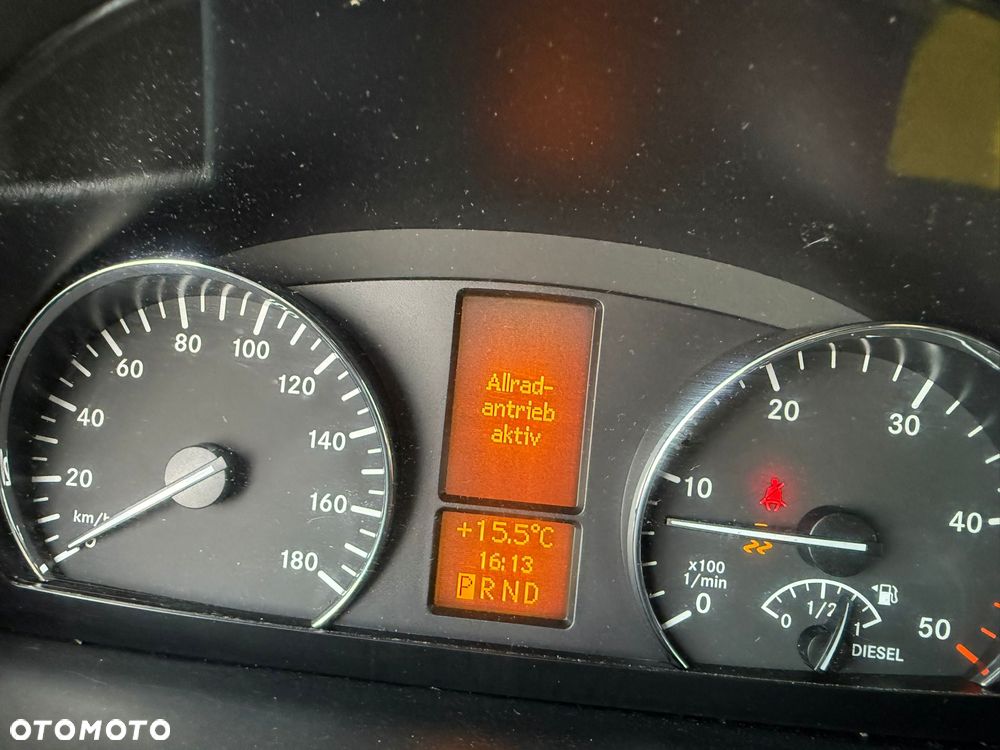 Mercedes-Benz Sprinter - 26