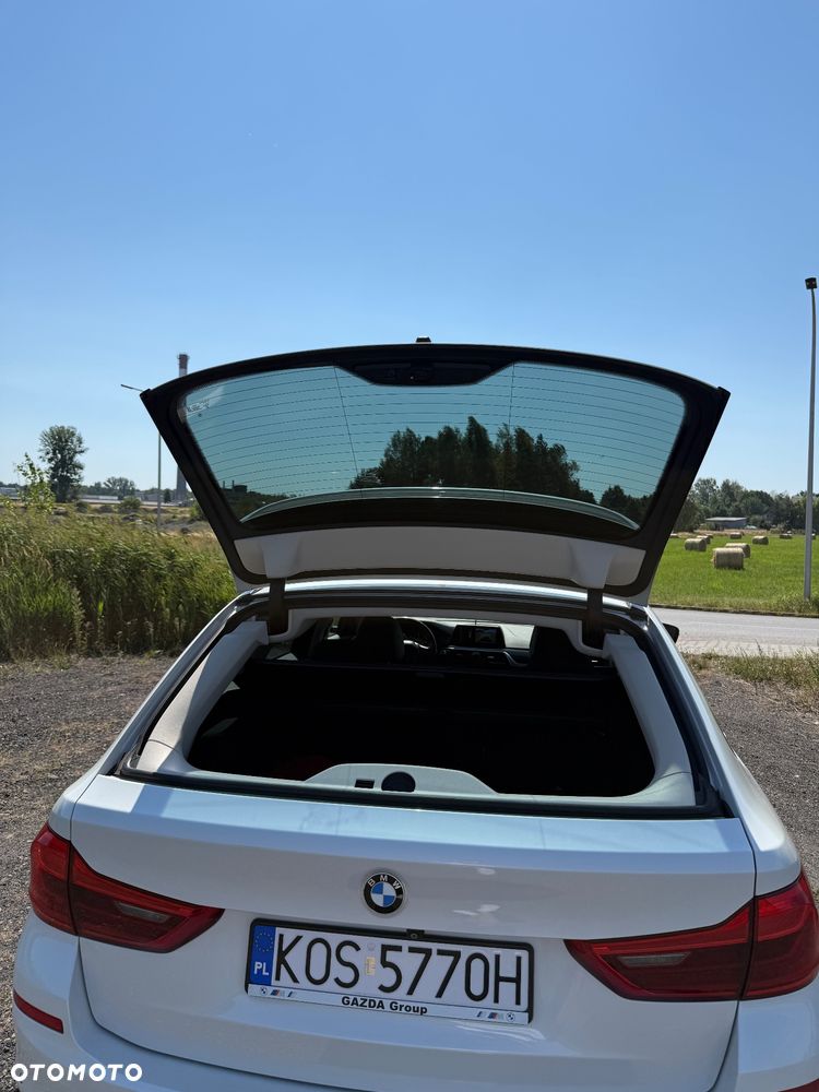 BMW Seria 5 520d Sport Line - 15