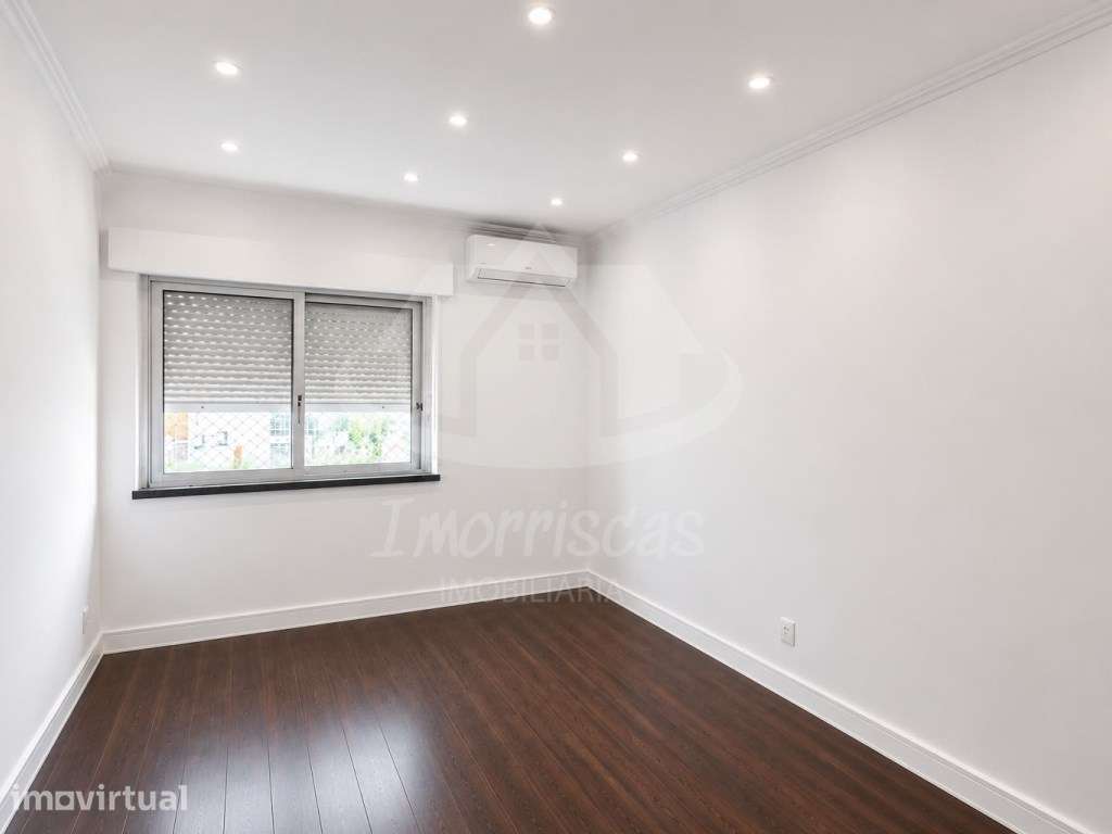 T3 Remodelado | Vista Rio | Cozinha Equipada | Arrecadação | São Jo... - Grande imagem: 5/19