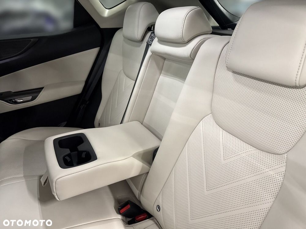 Lexus NX 350h Omotenashi AWD - 11