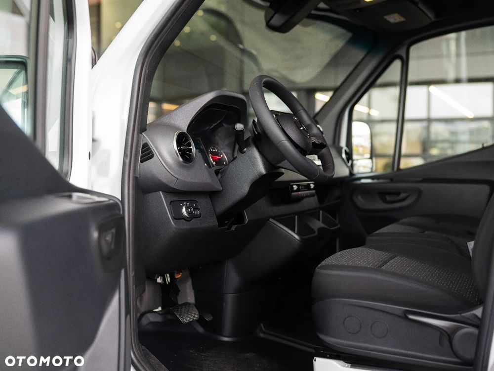Mercedes-Benz Sprinter - 7