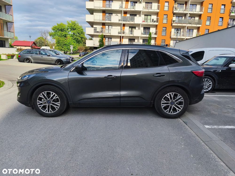 Ford Kuga - 10