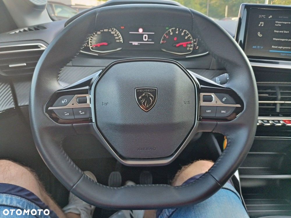 Peugeot 208 - 21